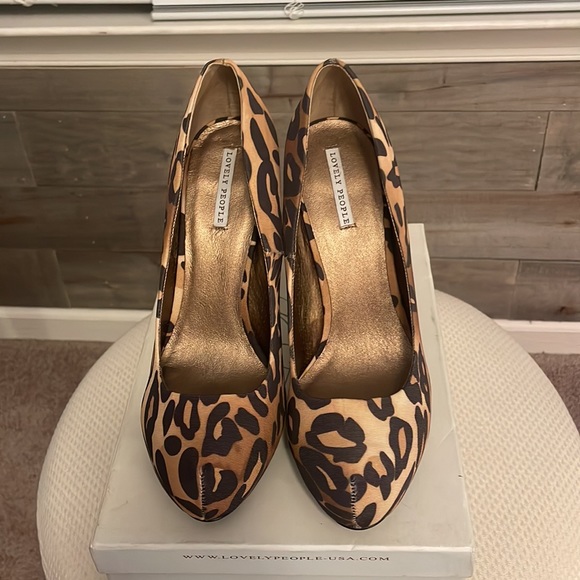 Lovely People Size 10 Animal Print Heels - Picture 2 of 8